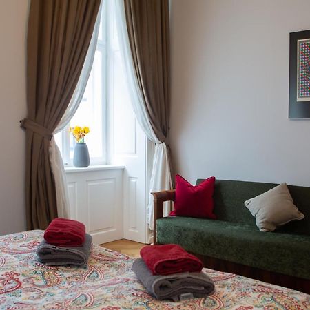 Stilvolles Apartment In Zentraler Lage Вена Экстерьер фото
