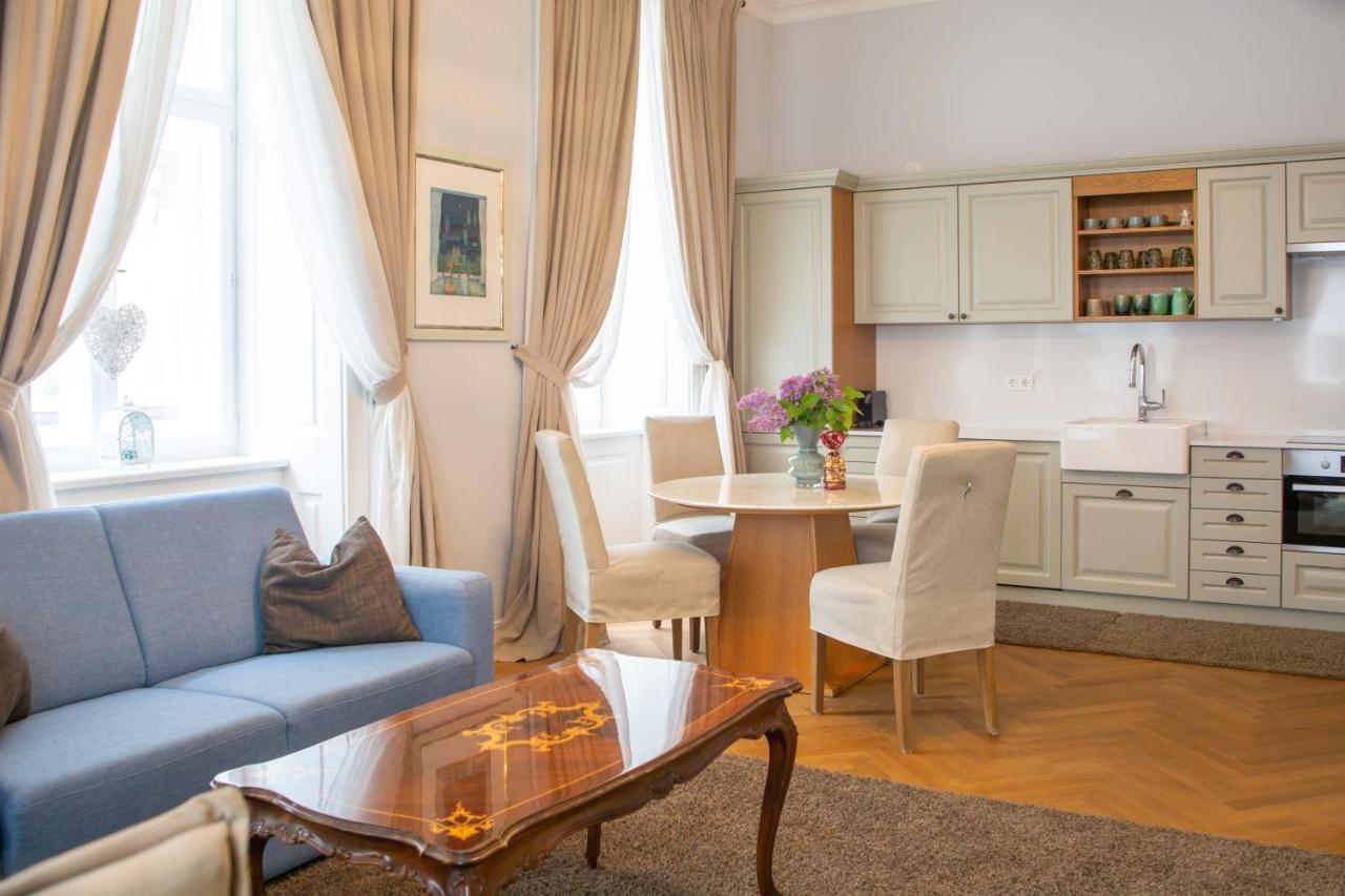 Stilvolles Apartment In Zentraler Lage Вена Экстерьер фото